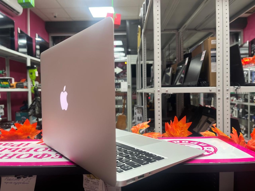 Ноутбук Macbook Air 13 a1466 13 2017 г 256 гб