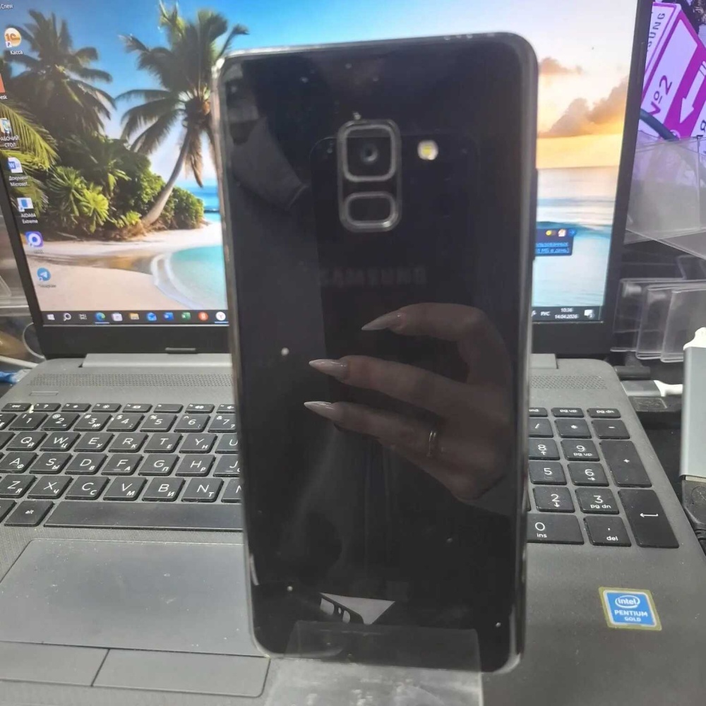 Смартфон Samsung A8+ 2018 32ГБ