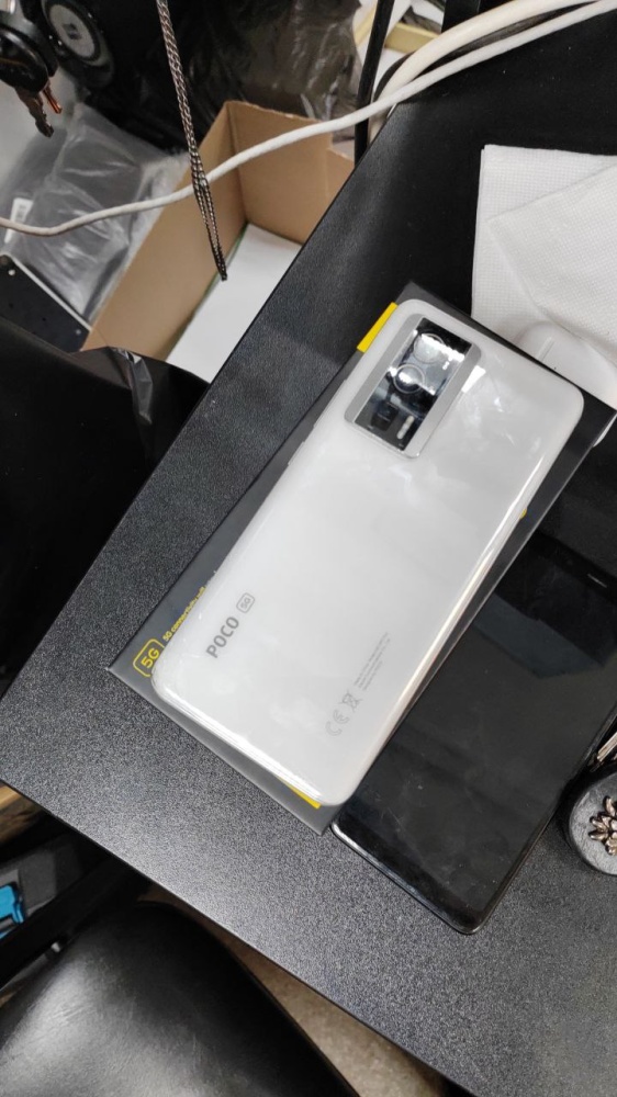 Смартфон Xiaomi Poco F5