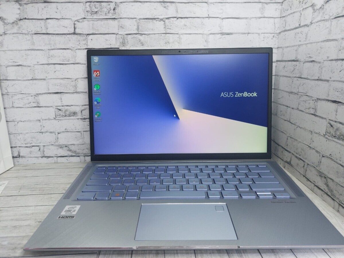 Ноутбук ASUS ZenBook i3-10/8/256