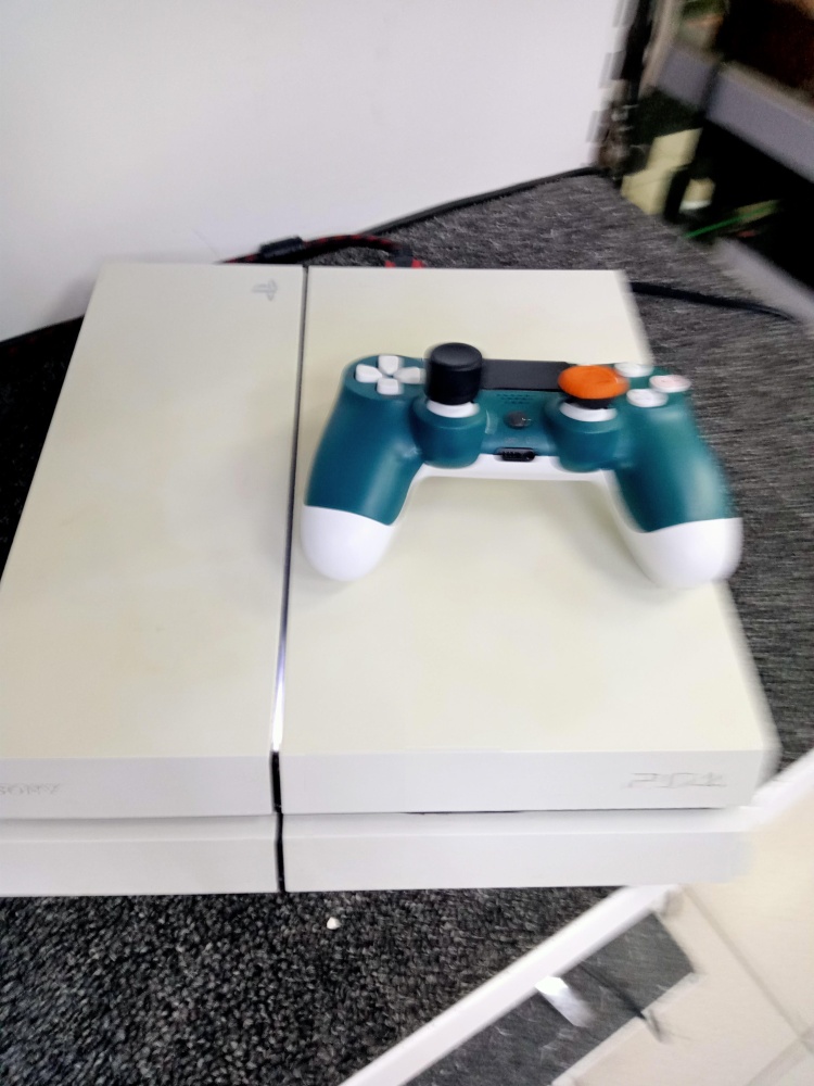 Игровая приставка Sony PlayStation 4 fat