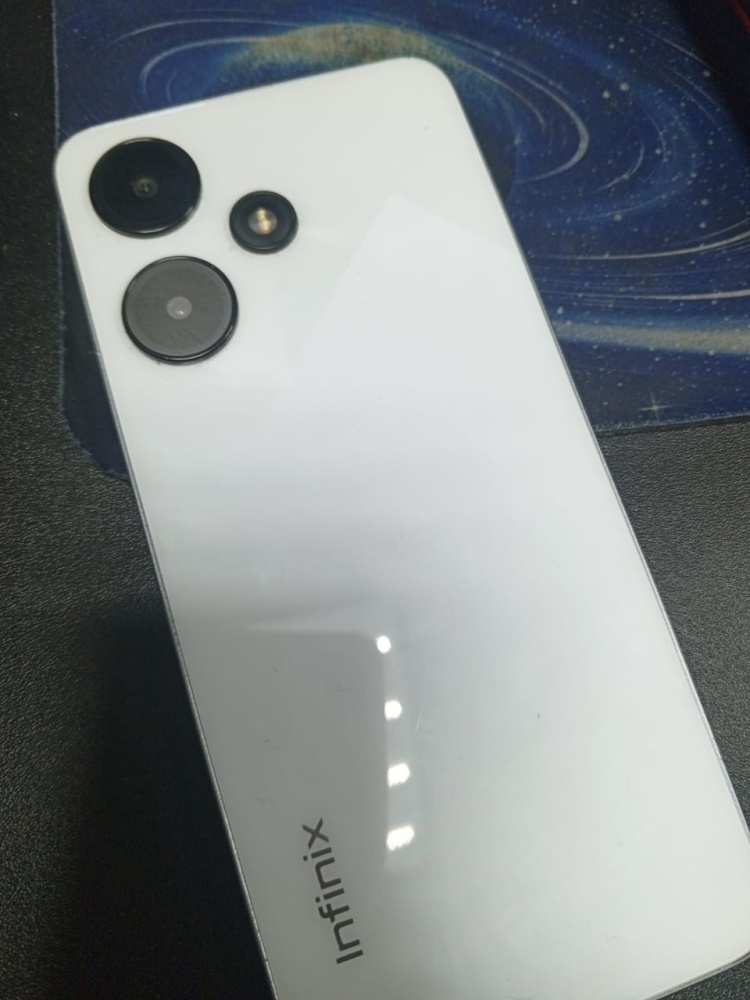 Мобильный телефон Infinix HOT 30i