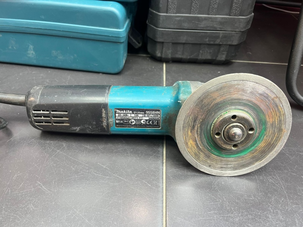 УШМ (Болгарка) Makita 9558HN