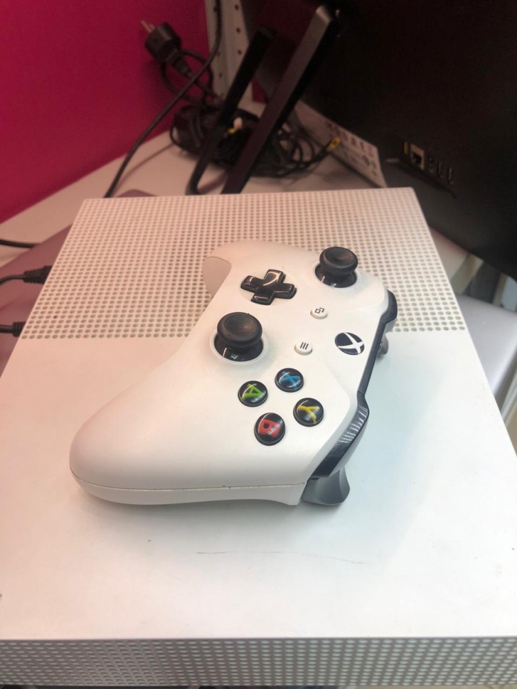 Игровая приставка XBOX ONE S