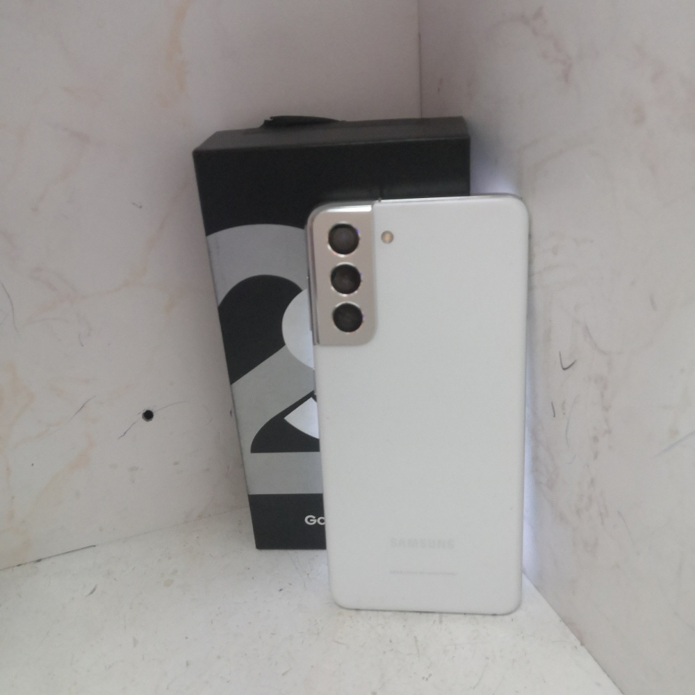 Смартфон Samsung S21