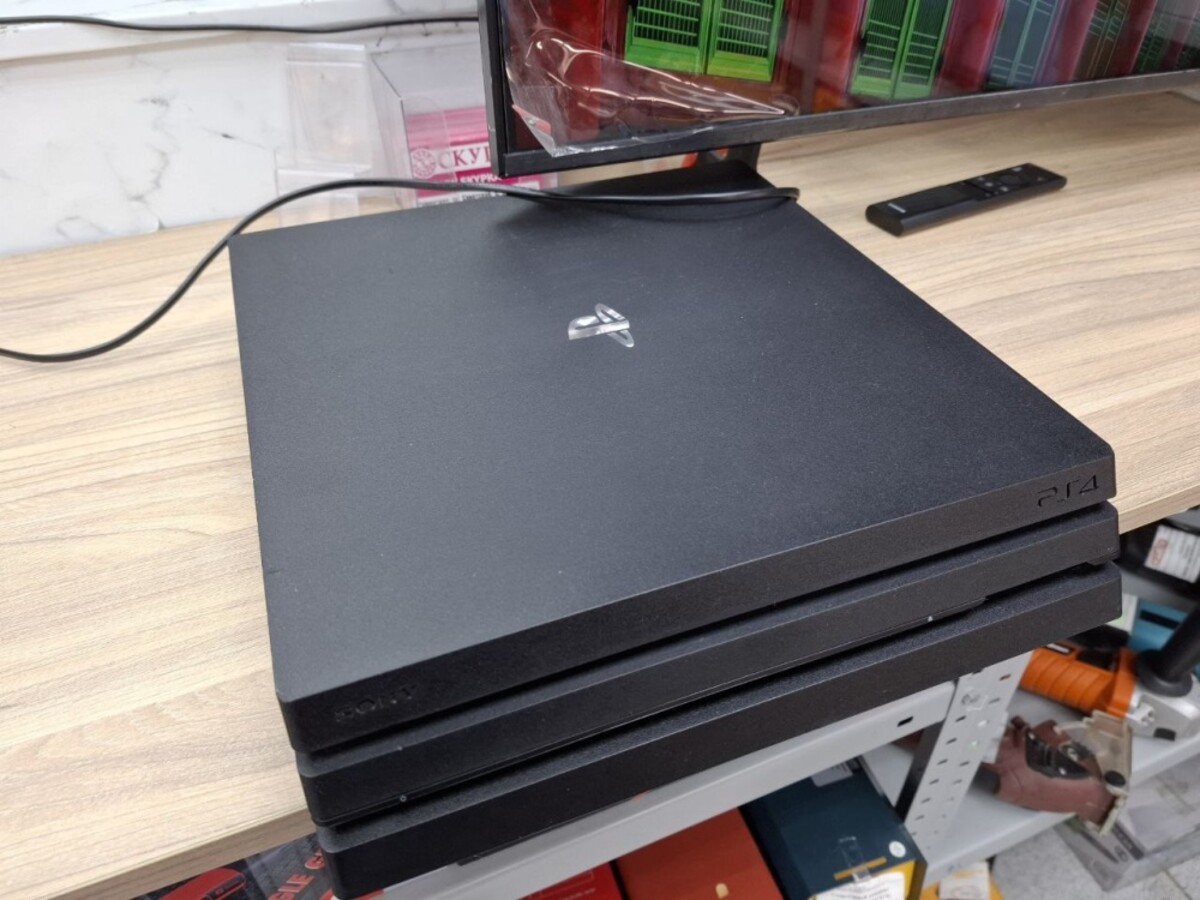 Игровая приставка Sony PlayStation 4 PRO