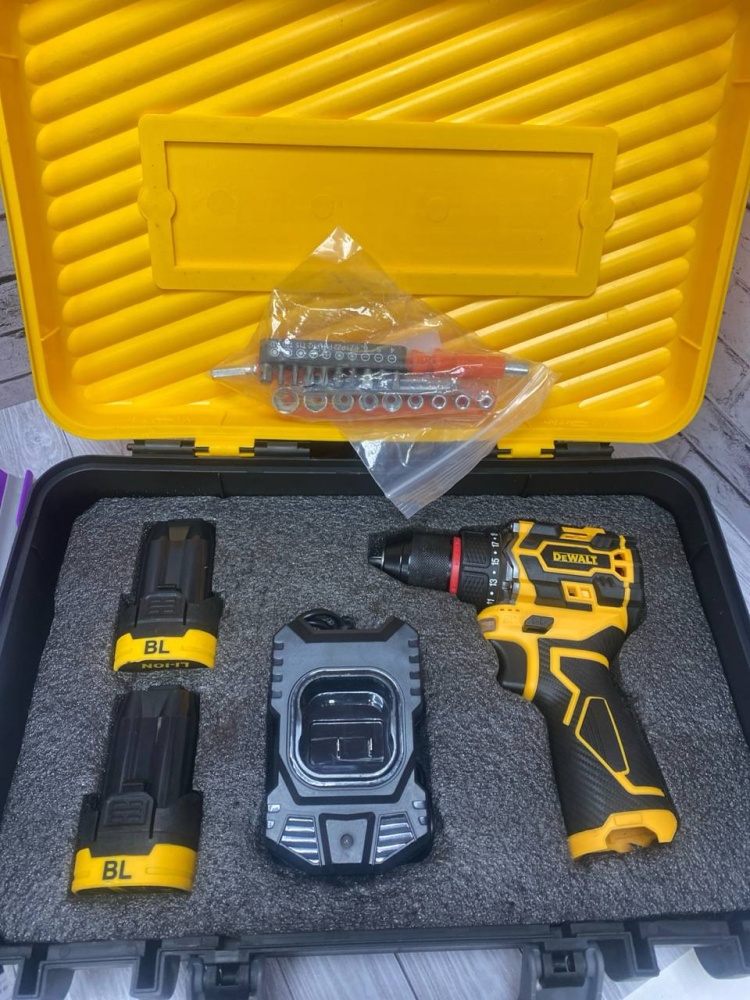 Шуруповерт безщеточный  DeWALT R