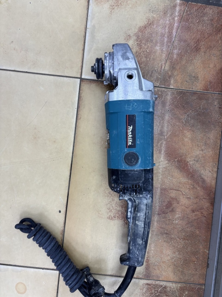 УШМ (Болгарка) MAKITA 9060