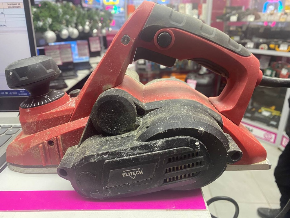 Рубанок электрический Elitech p09-82