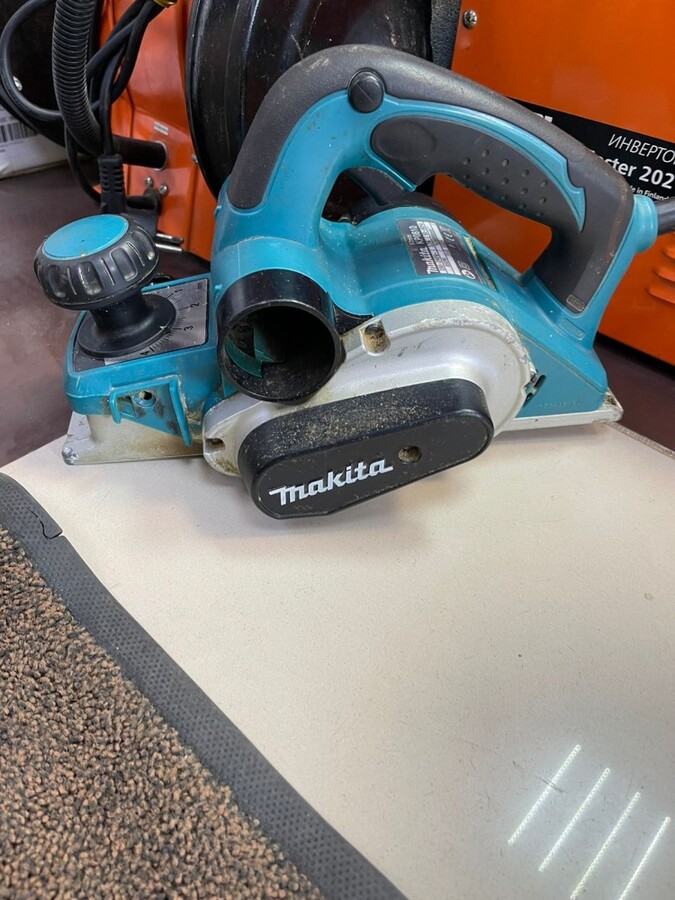 Рубанок Makita KP0810
