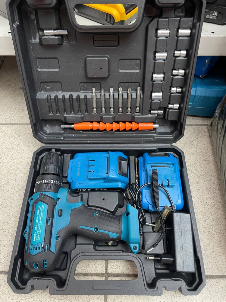 Шуруповерт Мakita