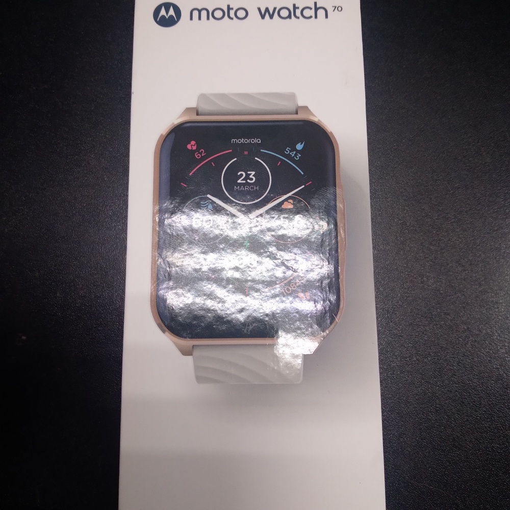 Смарт-часы moto watch 70