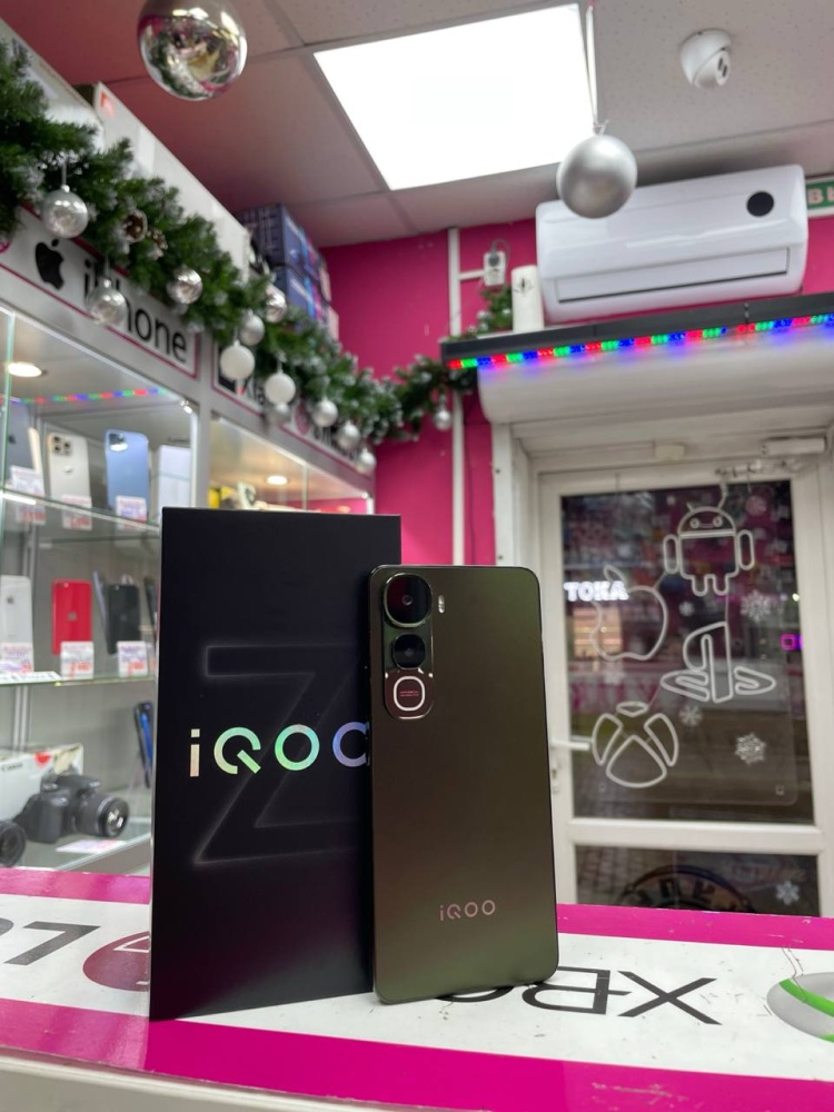 Смартфон Vivo IQOO 8/128gb