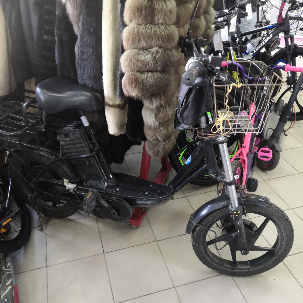 Электроскутер черный