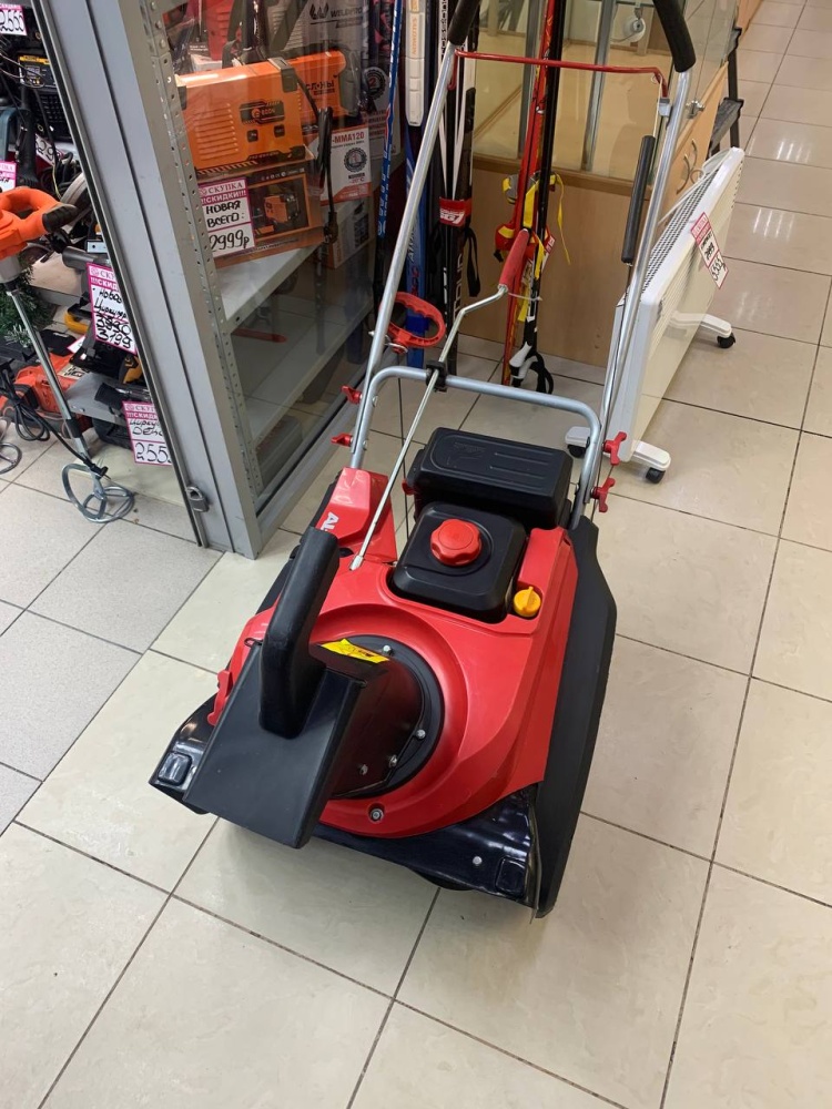 Снегоуборочная машина