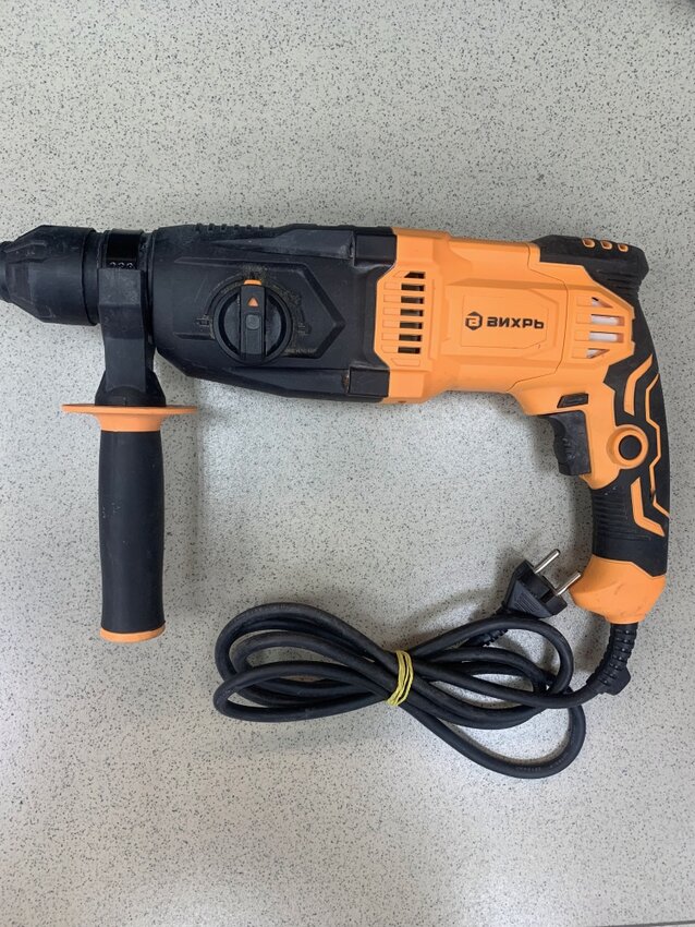 Перфоратор ВИХРЬ П-1000К