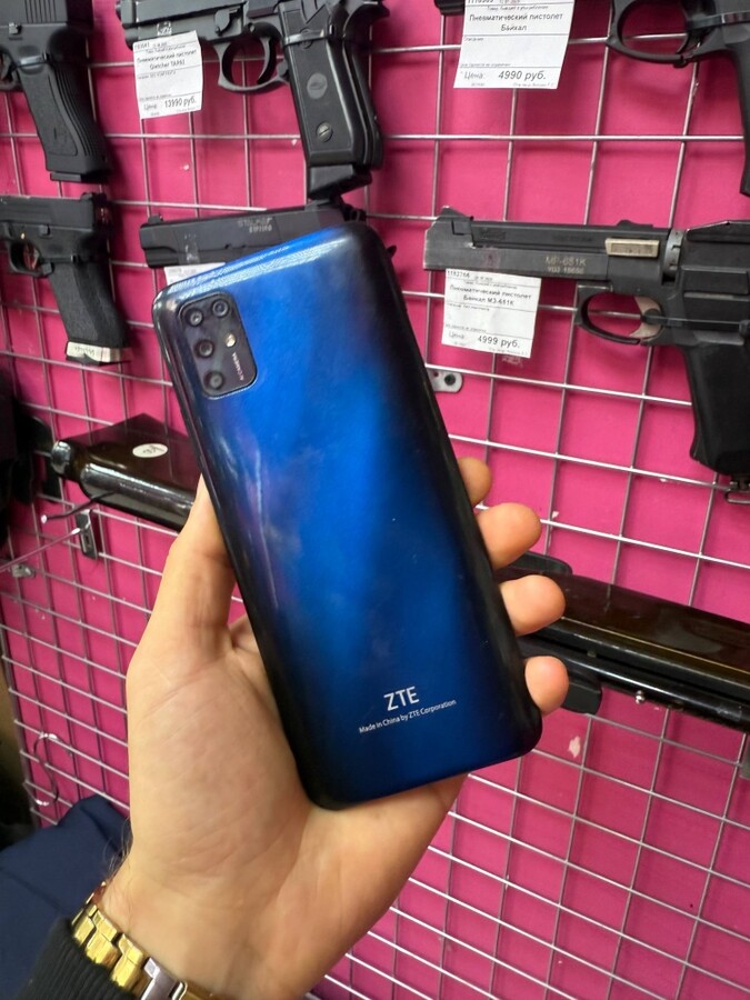 Мобильный телефон ZTE blade v2020 smart