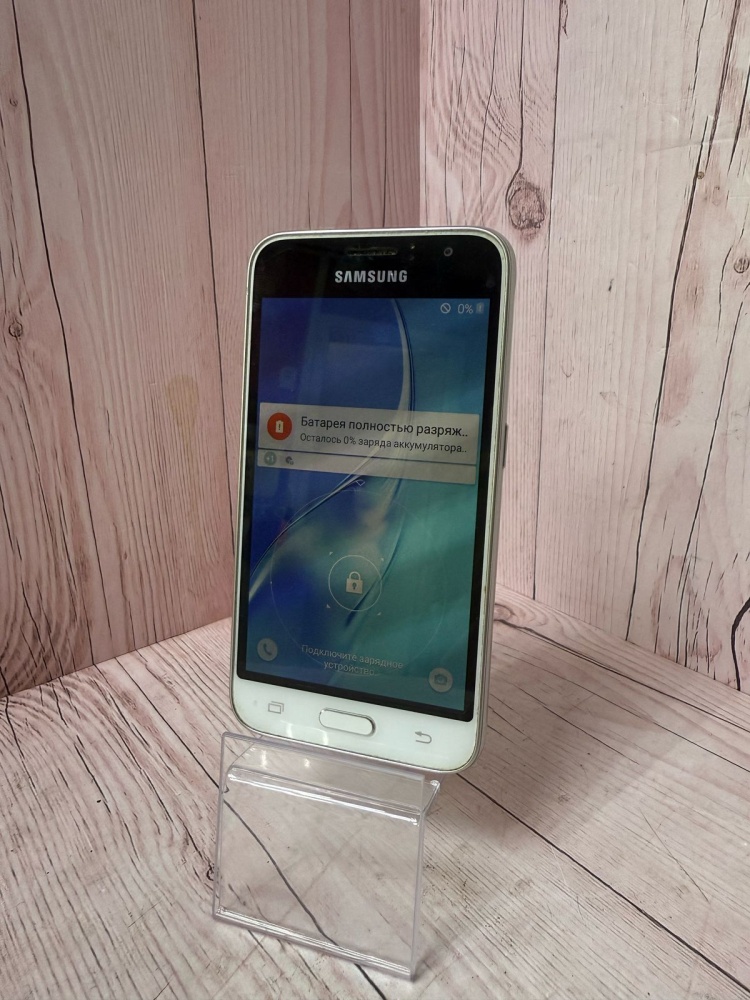 Смартфон Samsung J1 2016