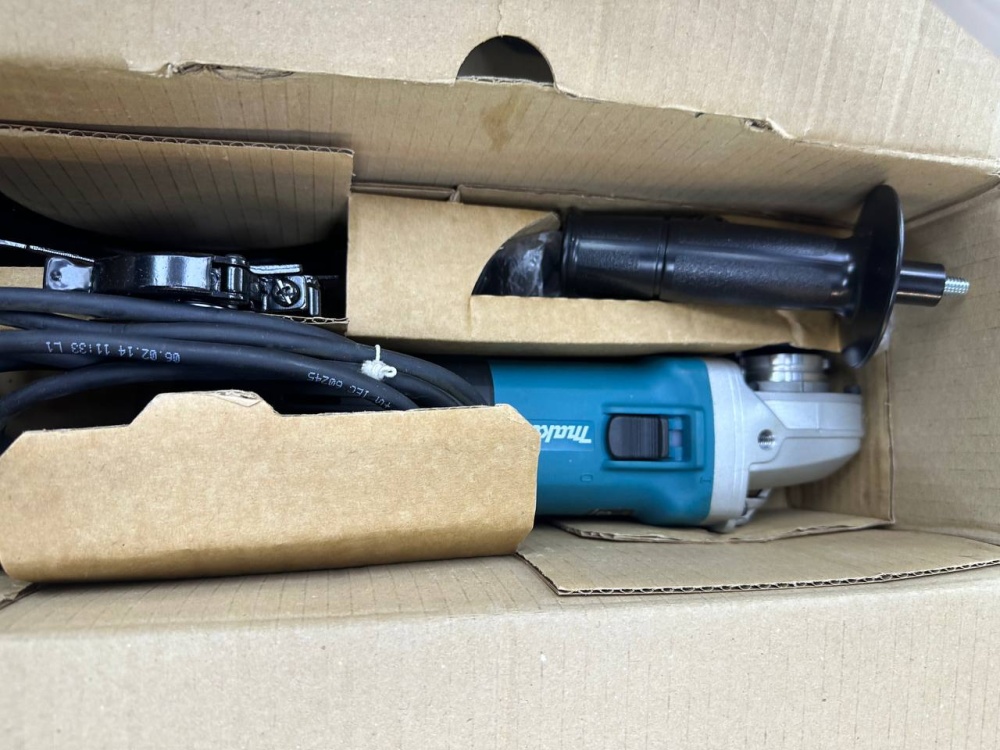 Болгарка makita 9562cvh