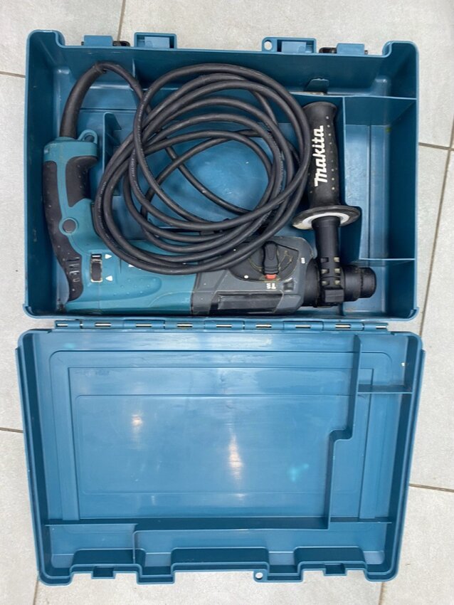 Перфоратор Makita HR2470