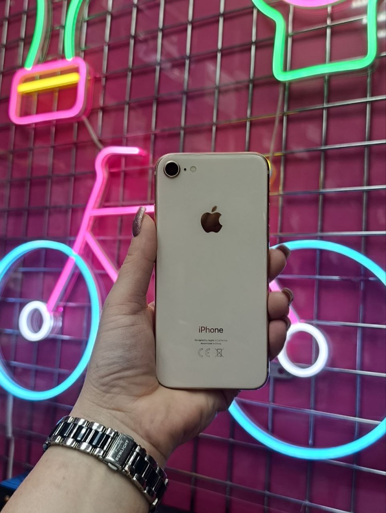 Смартфон iPhone 8 64 Gb