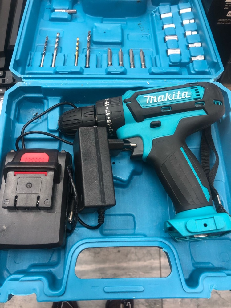 Шуруповерт MAKITA