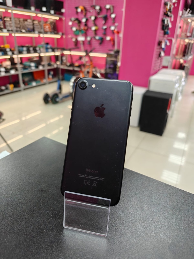 Смартфон iPhone 7 32Gb
