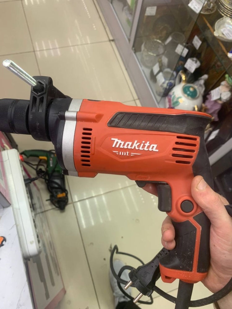 Дрель Makita M8101
