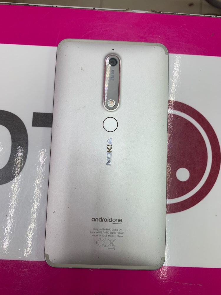 Мобильный телефон Nokia 6