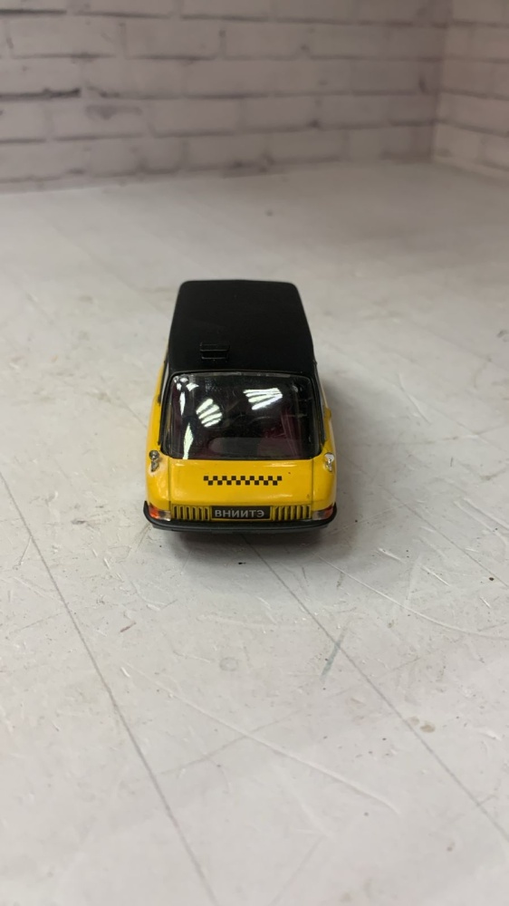 Игрушка машинка