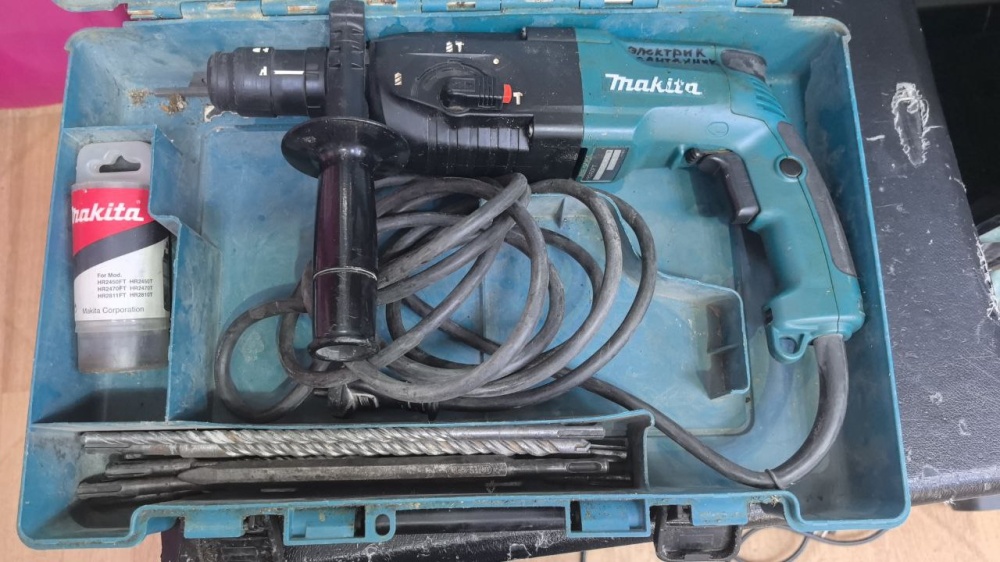 Перфоратор Makita AHR2450FT