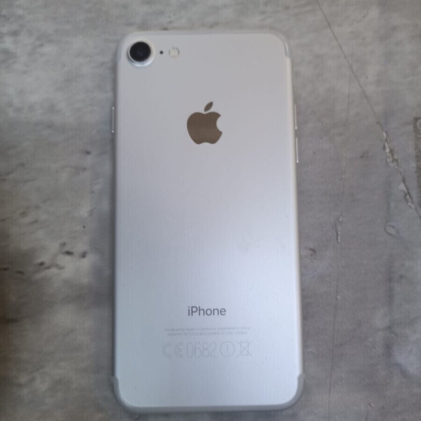 Смартфон iPhone 7 32Gb