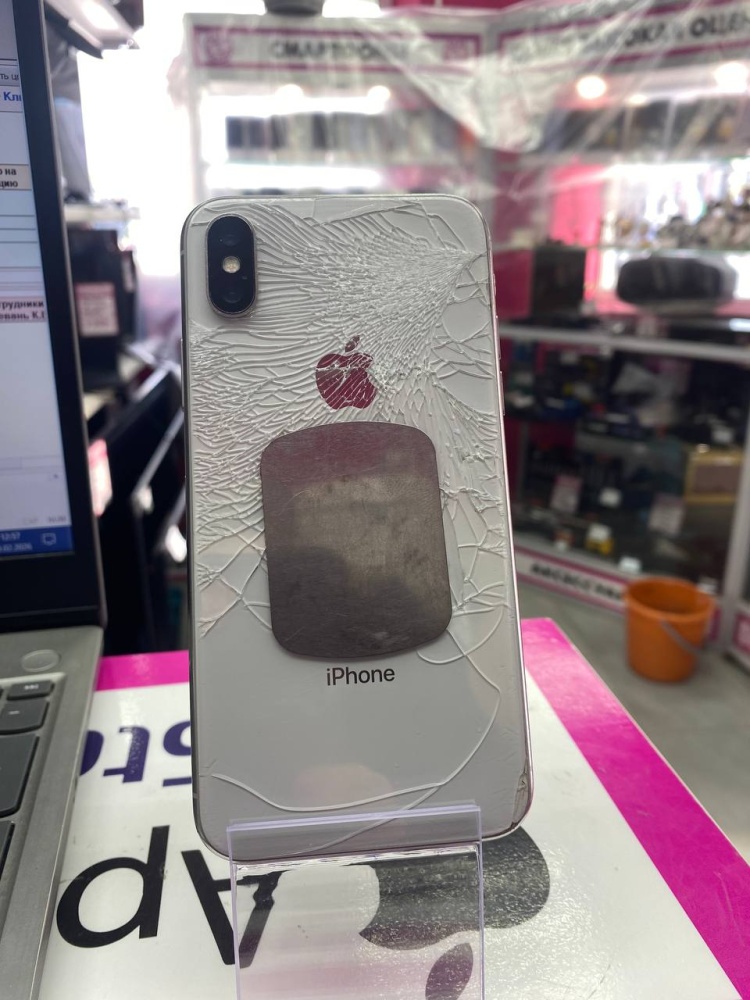 Смартфон iPhone X 64Gb