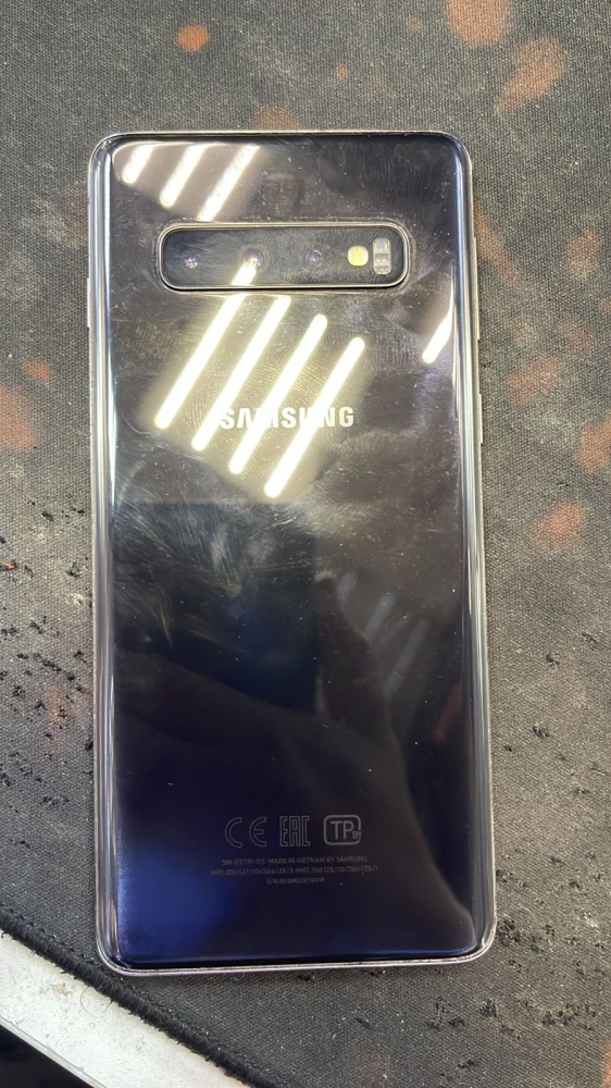 Смартфон Samsung S10 8/128