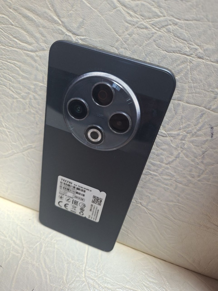 Мобильный телефон Tecno spark 30