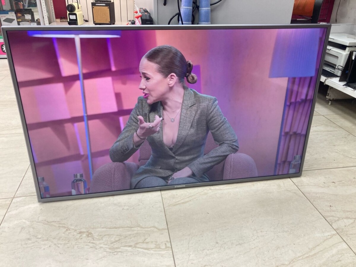 Телевизор Starwind 50