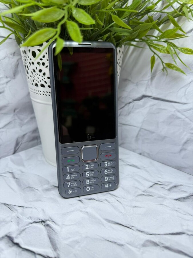Мобильный телефон Fly+т 8 GB