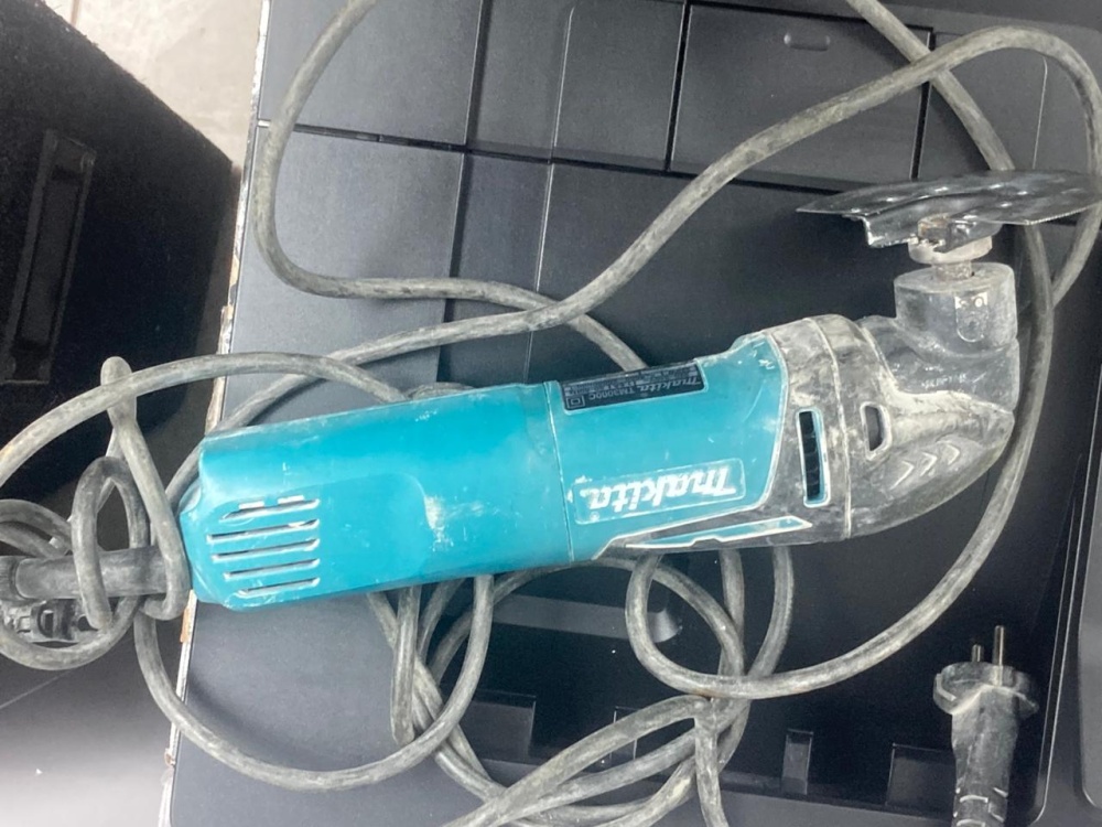 Реноватор Makita