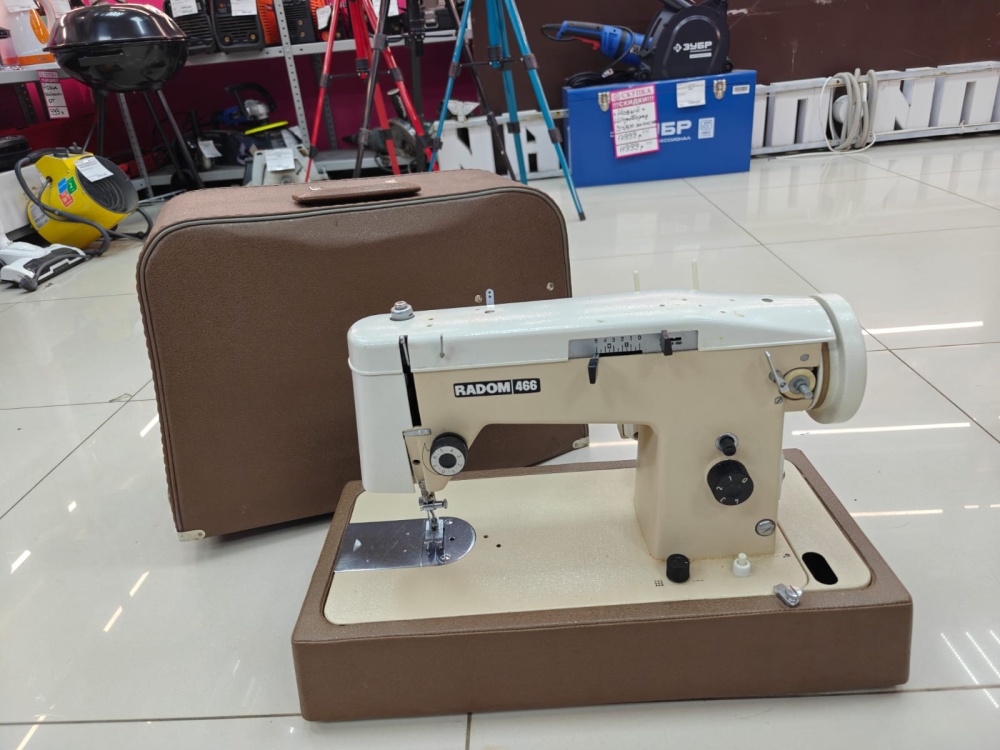 Швейная машина Радом 466