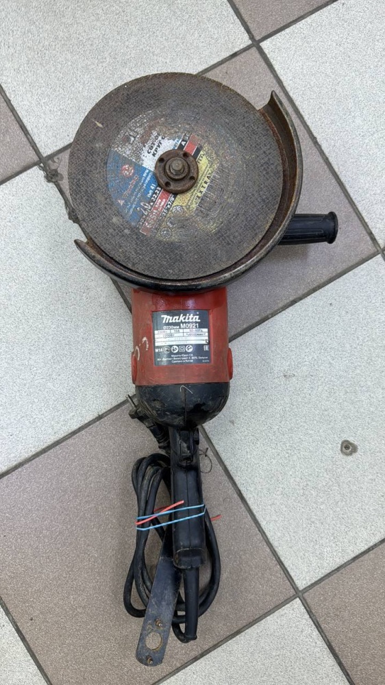 УШМ (Болгарка) MAKITA M0921