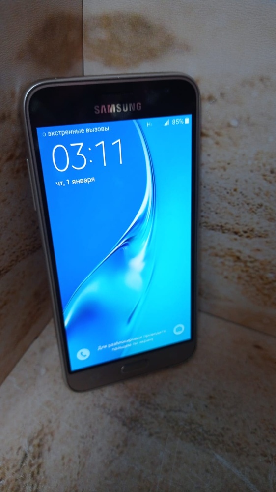 Смартфон Samsung J3 2016  8гб