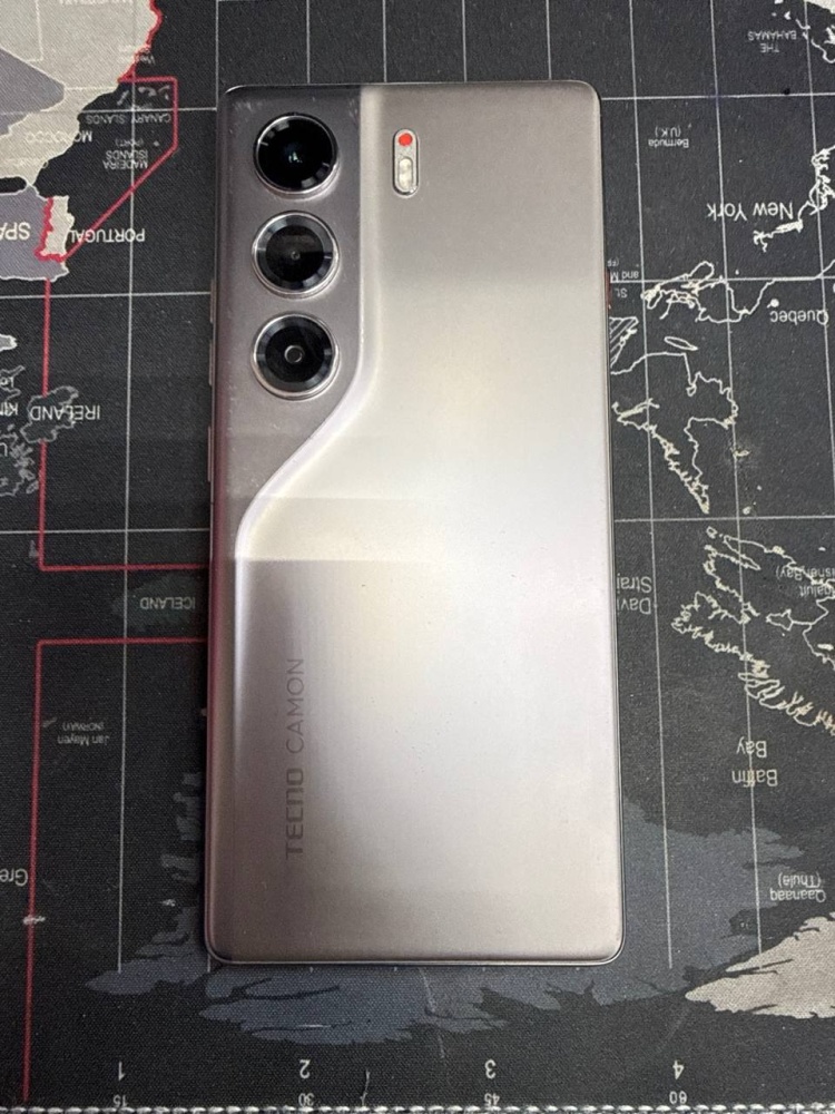 Мобильный телефон Tecno Camon 40 8/256