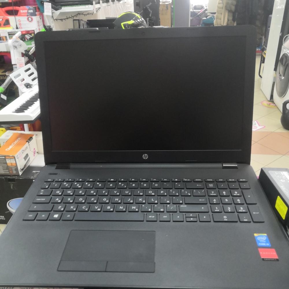 Ноутбук HP i3 5-го 4-2GHz/ОЗУ 8/SSD 256/AMD R5 M330 2Gb