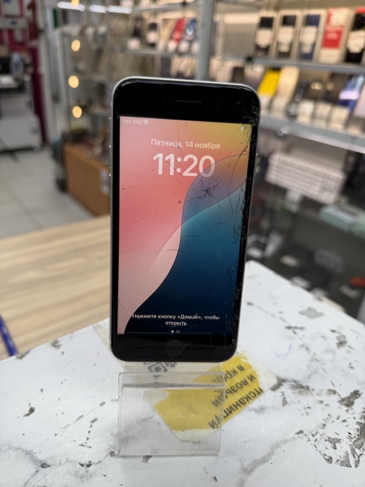 Смартфон iPhone SE 2020 128 Gb