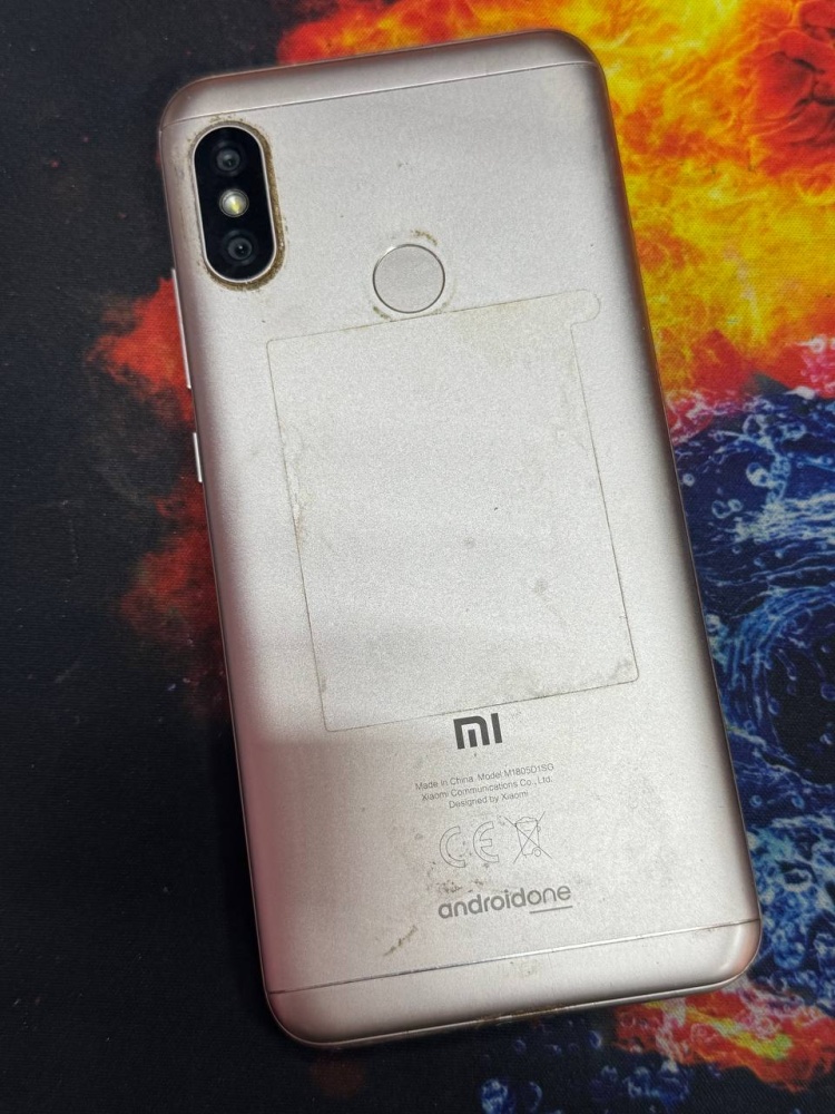 Смартфон Xiaomi mi A2 lite 4/64