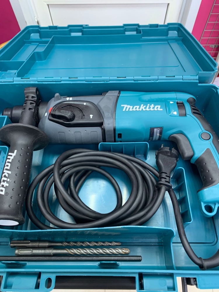 Перфоратор MAKITA HR 2470