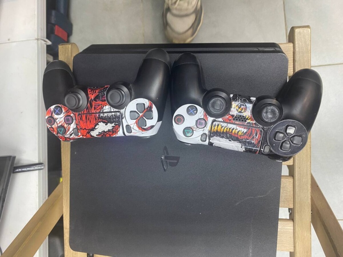 Игровая приставка Sony PlayStation 4 slim 1тб