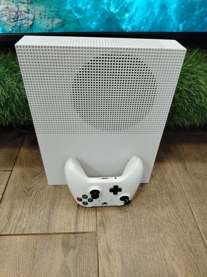 Игровая приставка XBOX ONE S