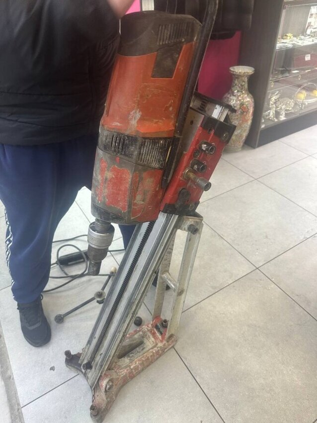 Многофункциональный инструмент Hilti DD220