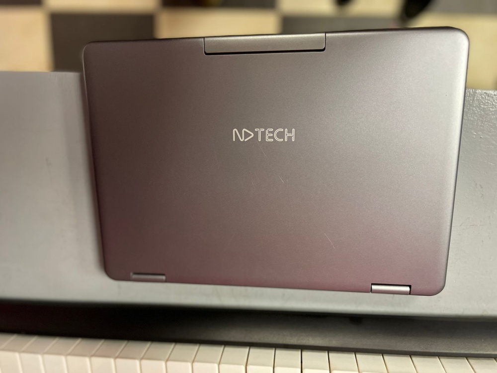 Ноутбук TRIVIAND11